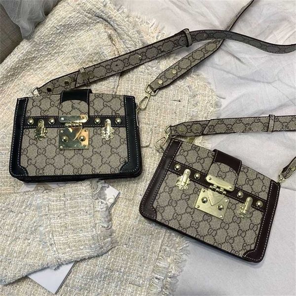 

purses bag new atmosphere shoulder bag large capacity letter lock broadband women's bag