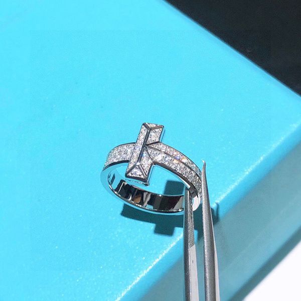

luxury designer ring classic style inlaid fine diamonds suitable for gift giving social gathering is beautiful good, Silver