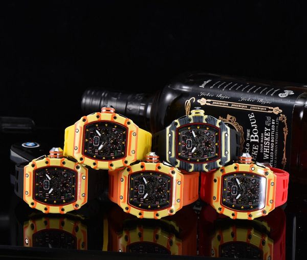 

2022 men's luxury quartz watch business casual color series multi-functional waterproof double calendar tape watches, Slivery;brown