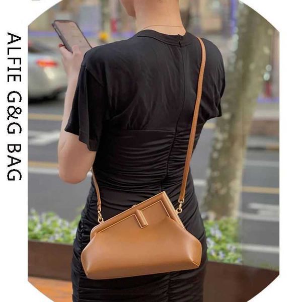 

first bag fend designer bags famous brand real leather bag female new large capacity one shoulder messenger cloud armpit hand portable small