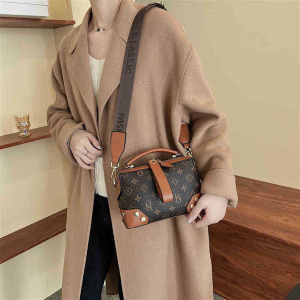 

small bag female new winter box messenger versatile broadband one shoulder square handbags design deals