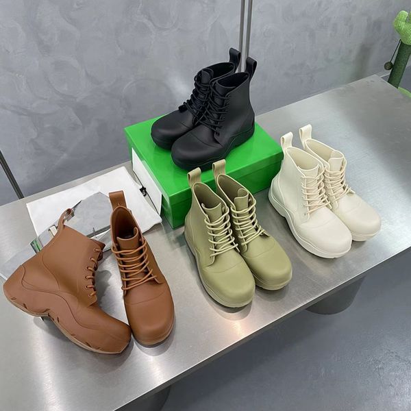 

2022 designer solid color bind rain boots womens luxury fashion black white brown beige wave bottom line rubber boots portable wearproof hig