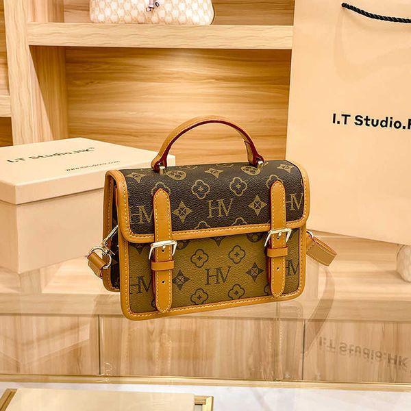 

factory 80% off clearance wholesale hong kong brand old flower postman bag women's little popular versatile one shoulder crossbody hand