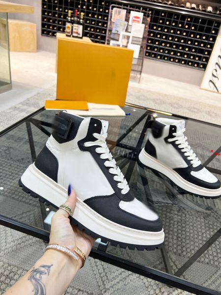 

2023 men's boots with jersey crafted in black white leather leather roman men boot man designer flat fashion mens booties size 39-45 -g