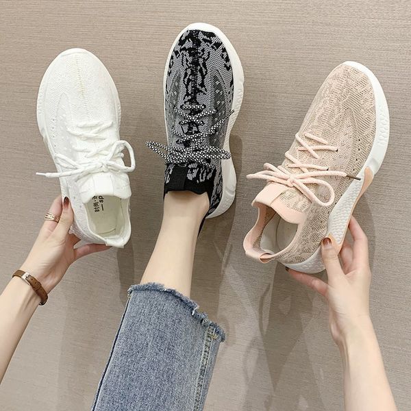 

dress shoes flying woman breathable air casual lace up soft bottom round toe autumn sneakers women plus size 221118, Black