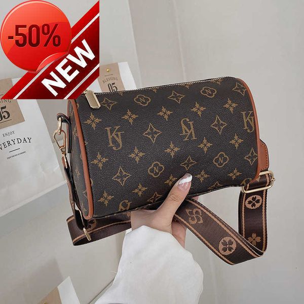 

store has 80% off wholesale bag women's live broadcast fashion single shoulder diagonal 2023 spring new simple armpit small round