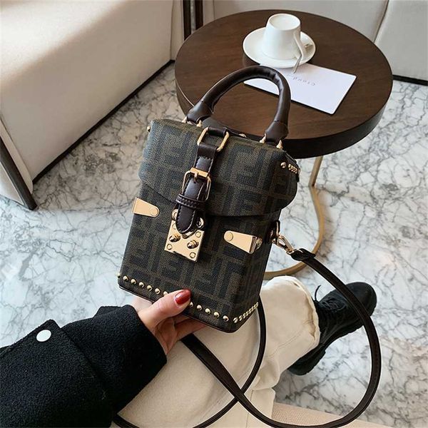 

women's new small box printing fashion straddle portable ladybags purses