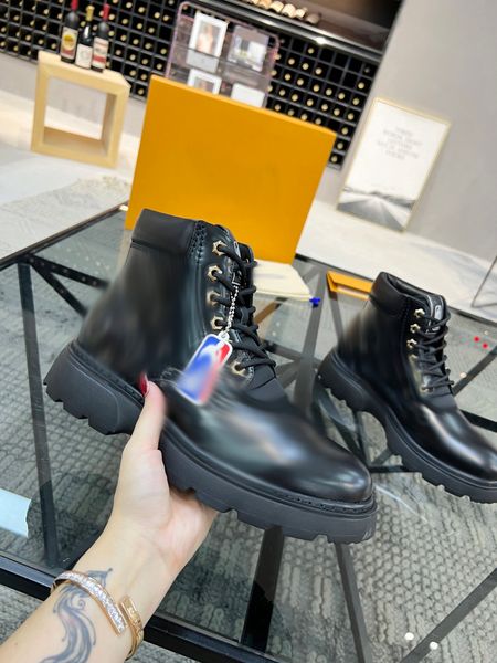 

2023 men's boots with jersey crafted in black white leather leather roman men boot man designer flat fashion mens booties size 39-45 -g