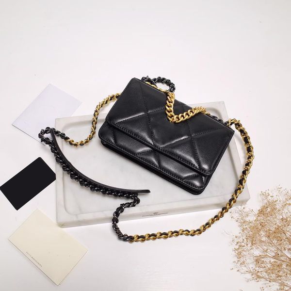 

womens designer 19 series woc wallet bags lambskin with two-tone gold/silver matelasse chain crossbody shoulder card holder multi pochette o, Red;black