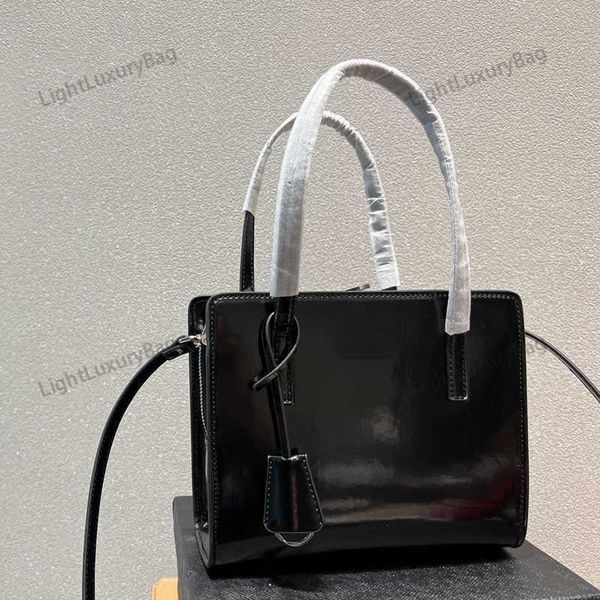 

tote bags designer bright leather high capacity handbag quality crossbody for women classic famous brand shopping bag 220326