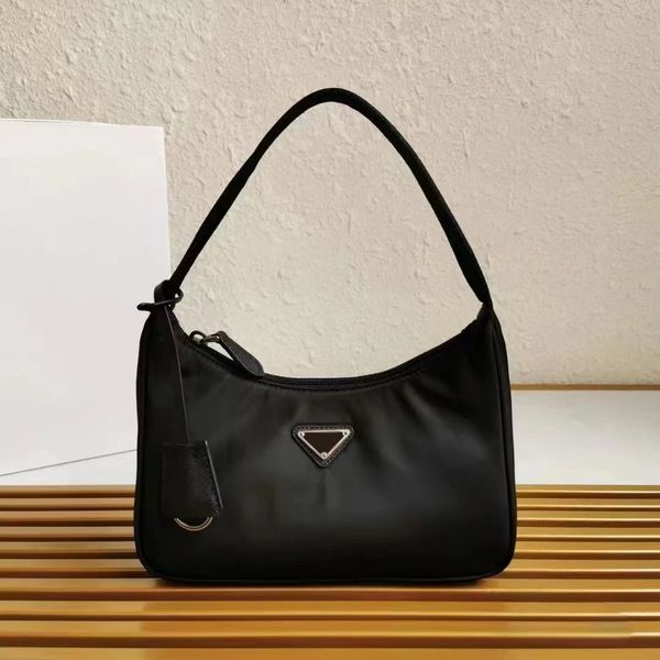 

designers clutch bag shoulder re-edition 2000 2005 three piece bags nylon famous women men tote pochette travel handbags envelope luxury cro
