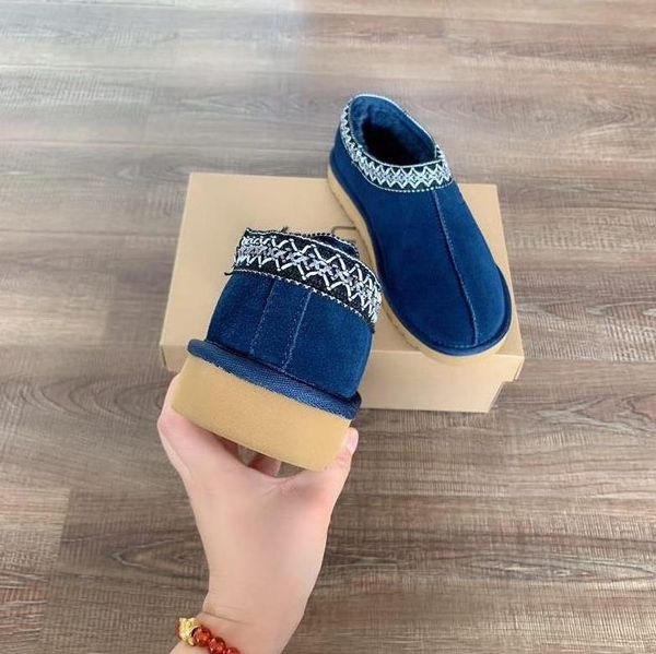 

designer 2022 brand new women snow boots warm platform australian tasman reindeer brown boot indoor australia tazz slipper house shoe winter, Black