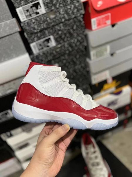 

2022 authentic 11 cherry basketball shoes ct8012-116 sports sneakers outdoor for mens white varsity red with original box