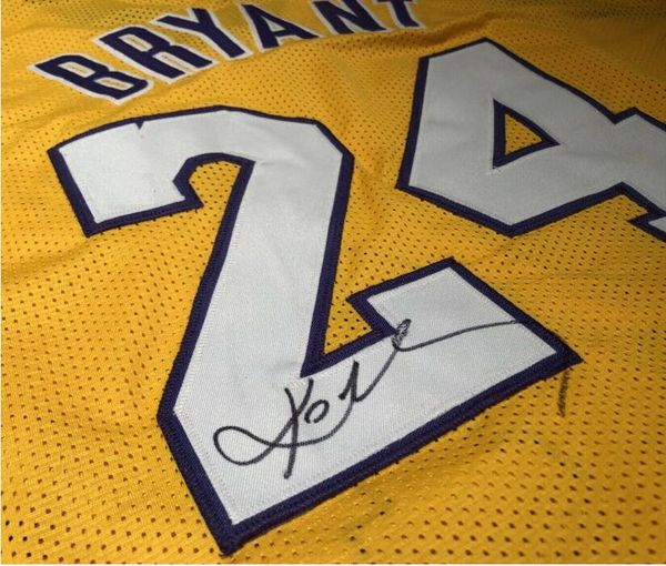 

kb 24 michael 23 flyman ball derrick paul westbrook morant doncic booker lillard lbj signed autograph signatured autographed signature auto, Black;red