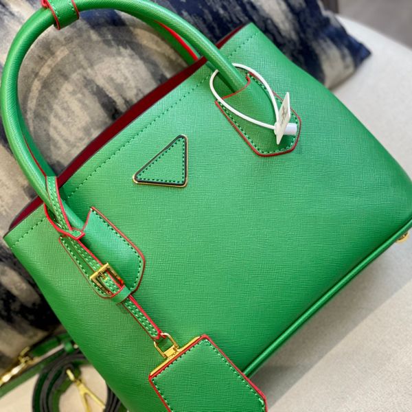 

luxurys designer totes bag fashion hand women shoulder bags sports crossbody classic geometric leather casual christmas fift large