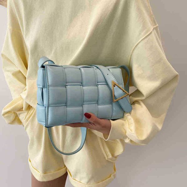 

female bottegas designer venetas handbags 202022 bag fashion woven ins tofu versatile one shoulder messenger zhao ruth's same small squ