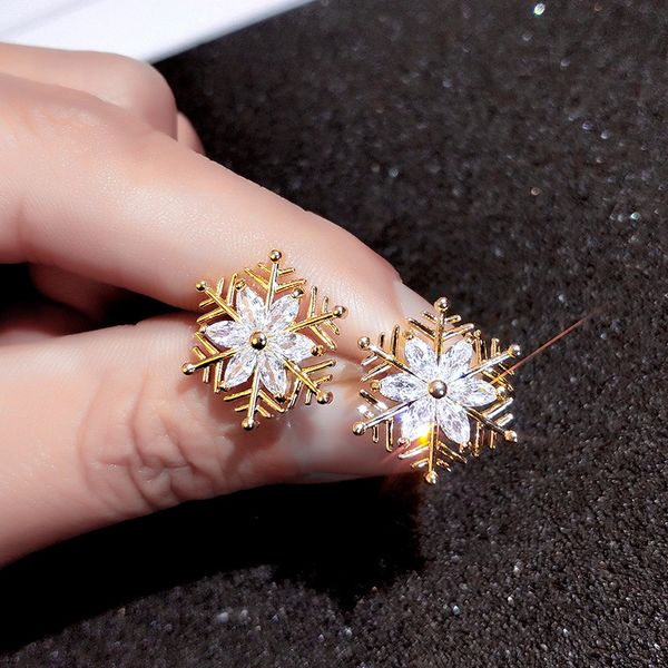

korean fashion snowflake designer stud earrings for women 18k gold retro vintage flower silver earring earing jewelry, Golden;silver