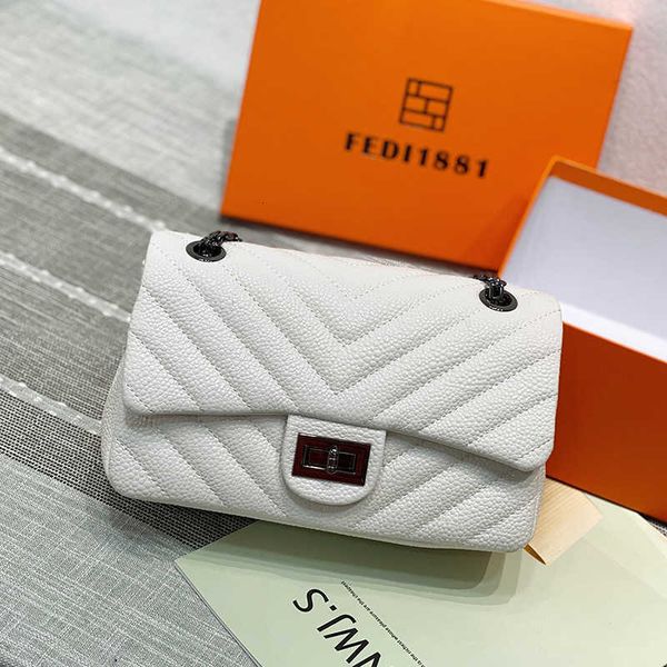 

stores wholesale design bags low prices tiktok live roe caviar v leather cowhide small square single shoulder chain fragrant wind slash fema