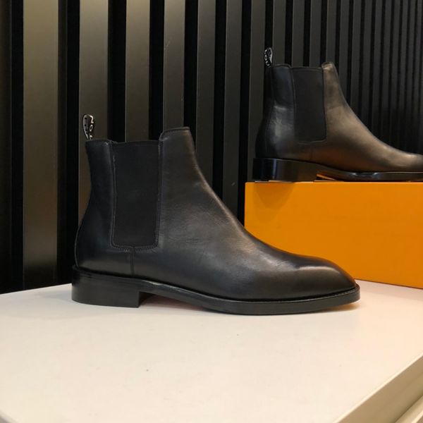 

2023 man luxurys designer boots knitted stretch martin boots black leather knight men classic short boot casual shoes rubber outsole elastic