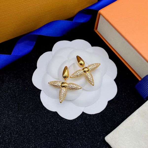 

luxury v letters pearl designer stud earrings for women 18k gold silver shining diamond stone brand love earring earing party jewelry, Golden;silver