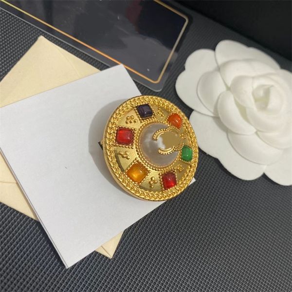 

luxury brand designer pins brooches 2 styles women gold pearl rhinestone cape buckle brooch pin wedding party jewerlry accessories gifts, Gray