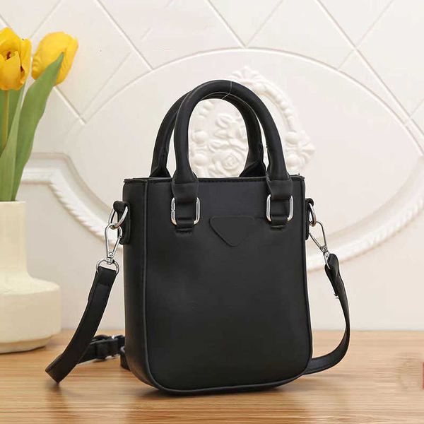 

pra da bag pra hh fashion womens luxurys designers shoulder bags triangle re-edition handbags hobo purses lady handbag crossbody s totes mfn