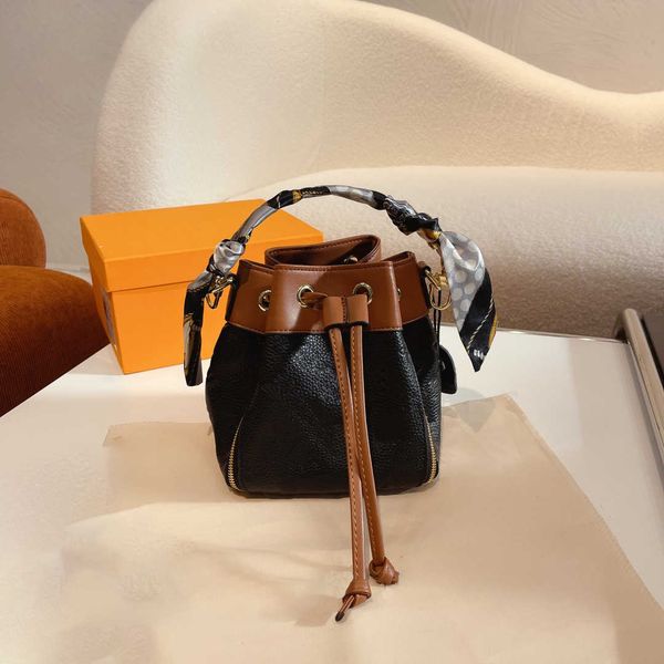 

designers women luxurys lvity wallets tote drawstring silk scarf letter plain floral bucket bag diana package lvity handbags string black sh
