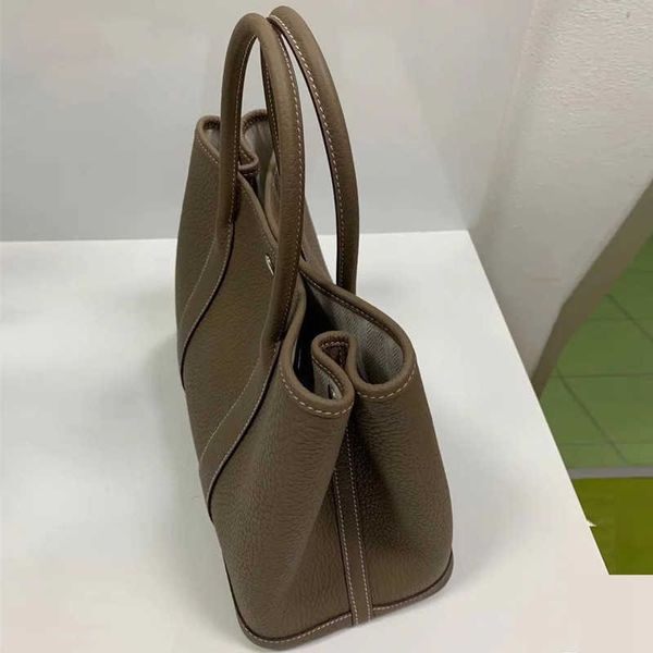 

2023 large capacity tote bag cowhide women's single shoulder s diagonal span simple garden hand shopping bucket small68 hhs 3qft