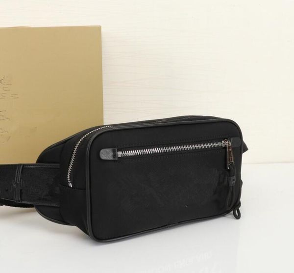 

the new printed nylon pouch zipper can be strapped across the body or attached to the waist. 24 x5x15cm specifications