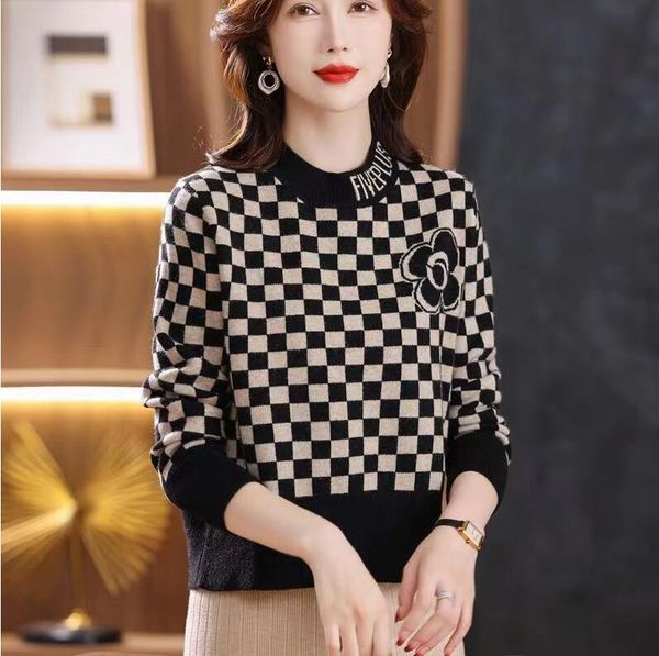 

designer sweater fabric luxury coat women v-neck and button placket long sleeve winter oversize airy rib-knit, White;black