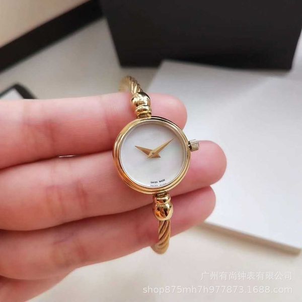 

2023 designer new jewelry steel rope and iron chain women's bracelet style goddess temperament small quartz watch, Black
