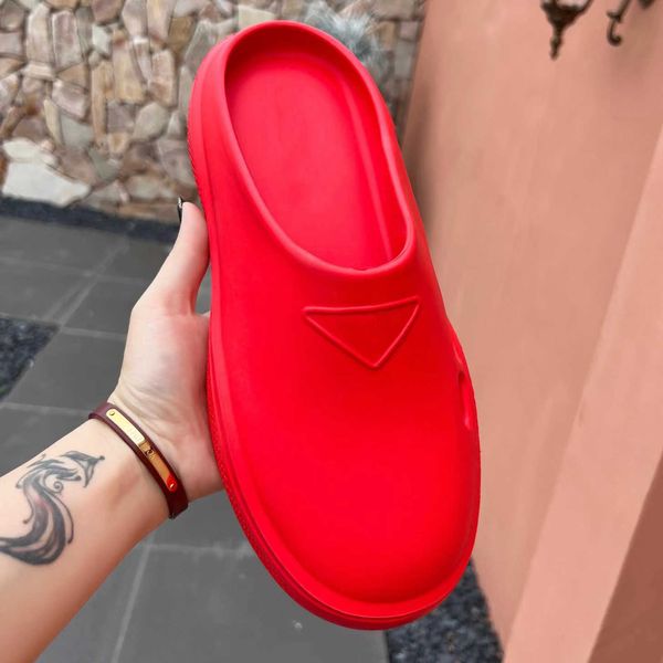 

2022 latest foam rubber mules slippers for man woman slides triangle beach, Black