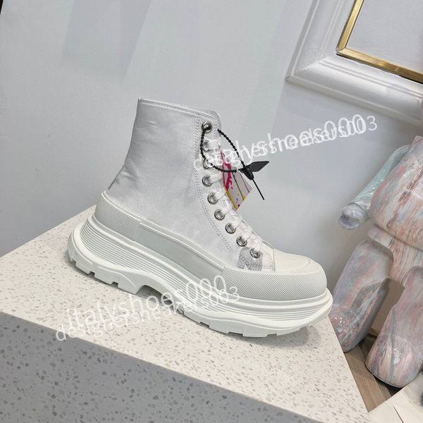 

2022 women designer boot boots rain rubber winter 35-40 rainboots platform ankle slip-on half pink black green outdoor luxury xy220405