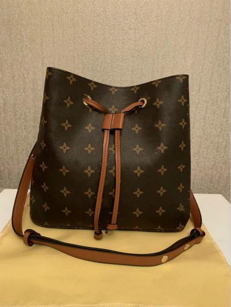 

drawstring drawstring genuine leather cross body shoulder bag for women girl fashion simple portable leisure printed handbag bucket bags lou