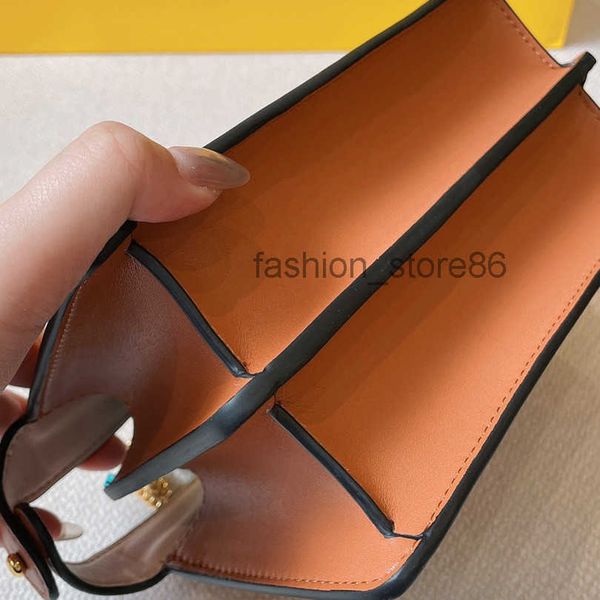 

high-quality leather shoulder bag with internal compartments retro style women's cross-body bags simple design square purse with gold c