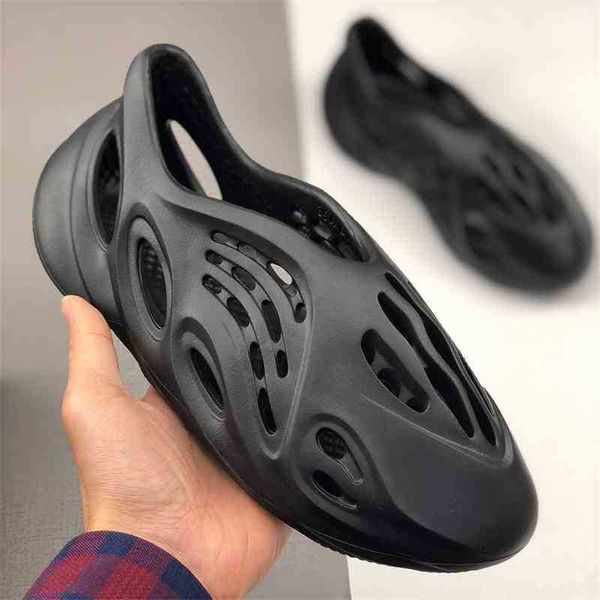 

kanyes foam rubber slippers slipper yeesys kany mens sandals summer beach flip flop black white slide desert bone designer casual loafer