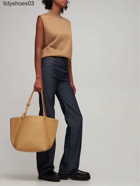 

shoes dress designer high end the row new thick soled bare boots leather round toe short chelsea sponge high soled martin boots q0h1, Black