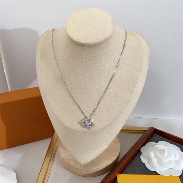

womens designer necklaces ear studs fashion luxurys brands casual earrings classic letters golden silver pearl diamond jewelry