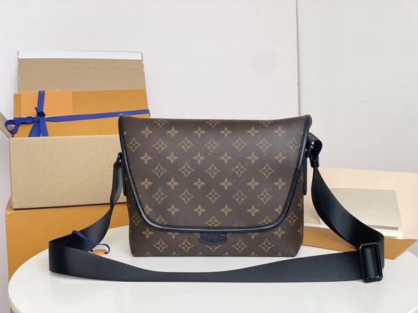 

luxurys designers bags women handbag messenger bag leather elegant shoulder lady totes womens crossbody clutch medium cross body purses