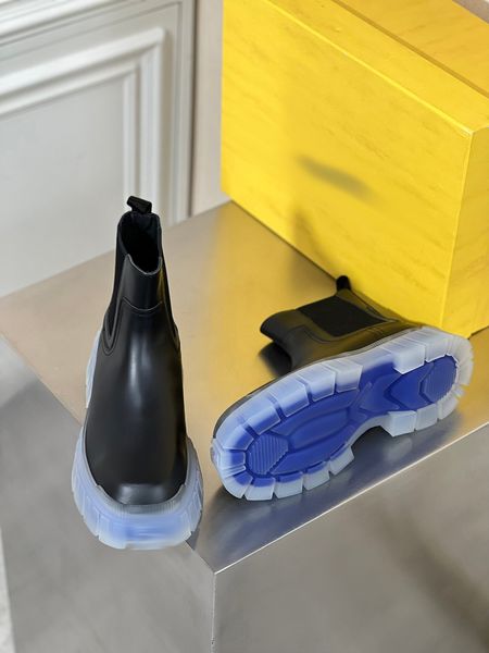 

2023 man luxury boots fashion mens designer rubber outsole leather martin ankle webbing non-slip wave colorful comfortable -b266, Black