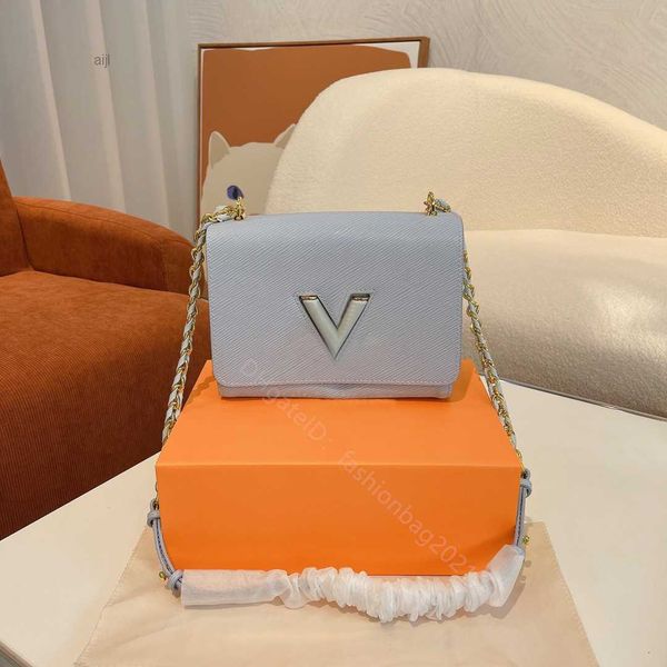 

2022 ss luxury designer twist bags fashion style women wave print v button hasp square messenger handbags shopping evening tototes