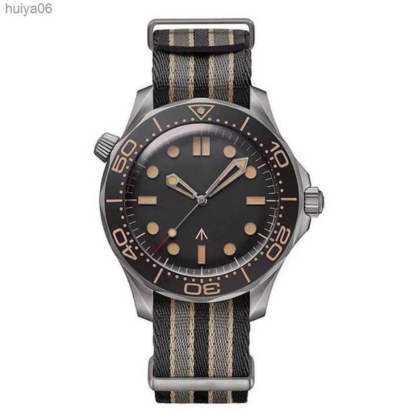 

mens watch automatic movement mechanical montre de luxe bond 007 nato 300m wristwatches huiya06, Slivery;brown