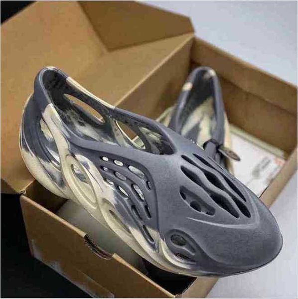 

slides yeesys kanyes foam slippers rubber new 2022 for men women bone earth brown desert sand resin mens shoes sneakers yeezzys pm, Black