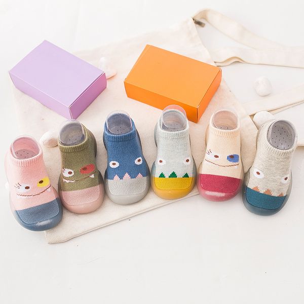 

first walkers baby shoes boy girl toddler floor socks animal handmade soft sole born infant crib 024m 221124