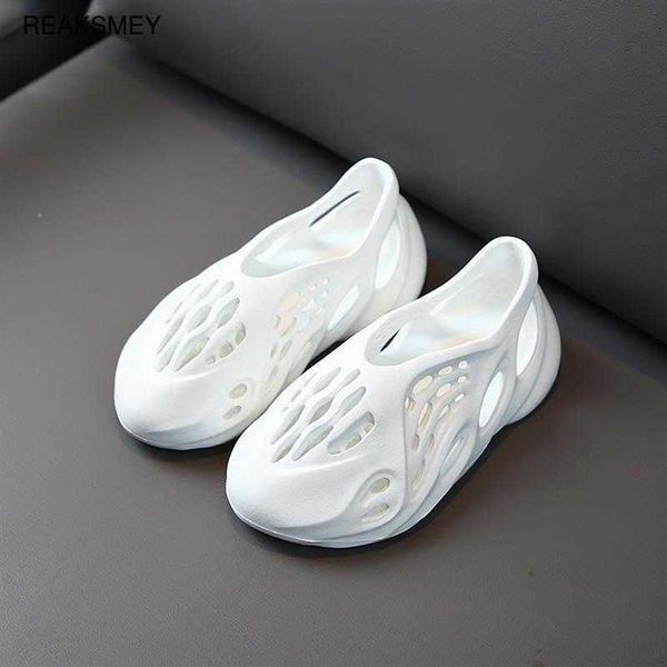 

boys girls fashion beach foam runner summer beach sandals toddler kids slip-on foam runner breathable shoes coconut hole sandals q289u, Black;red