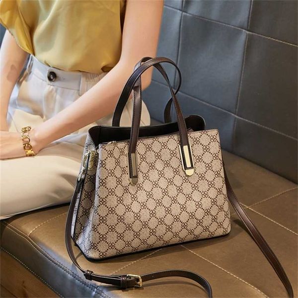 

style sling one shoulder bag messenger large capacity mommy bag contrast color handbag