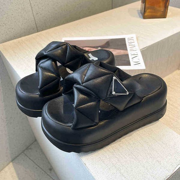 

brand slipper woman p house three corner standard women's 2022 summer new thick soled raised outer slippers small sandals, Black