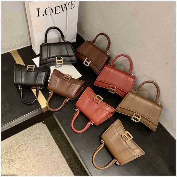 

designer luxury womens bag balencigas handbag b-shaped paris single shoulder messenger fashion square gift shoulder oblique span versatile h