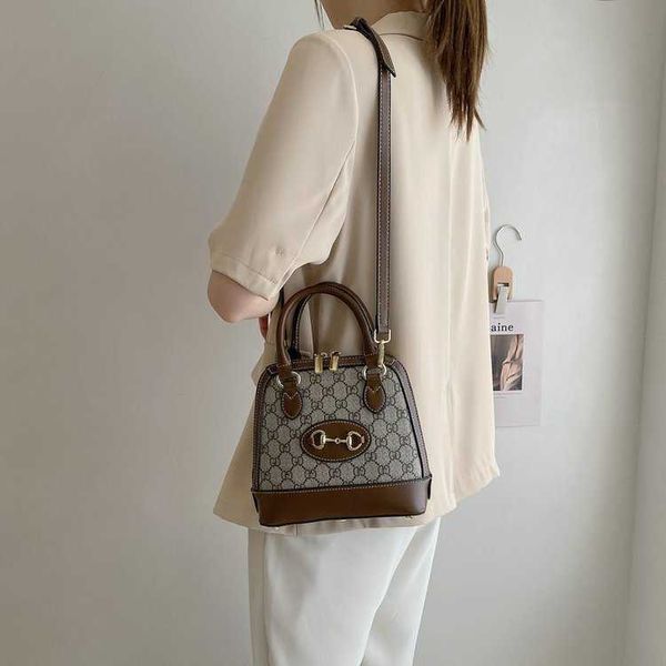 

clearance summer new pu brown small one shoulder messenger portable zipper bag
