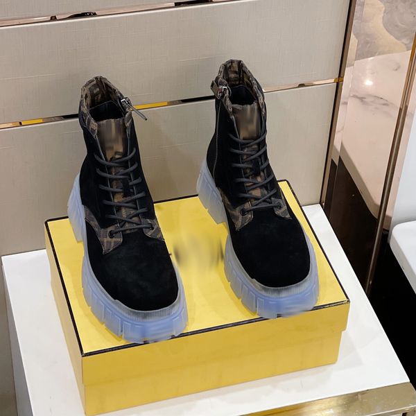 

2023 man luxury boots fashion mens designer rubber outsole leather martin ankle webbing non-slip wave colorful comfortable -b255, Black